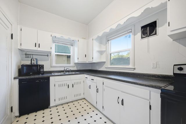 403 14th Street S, Fargo, ND 58103