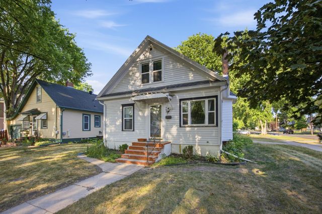 403 14th Street S, Fargo, ND 58103