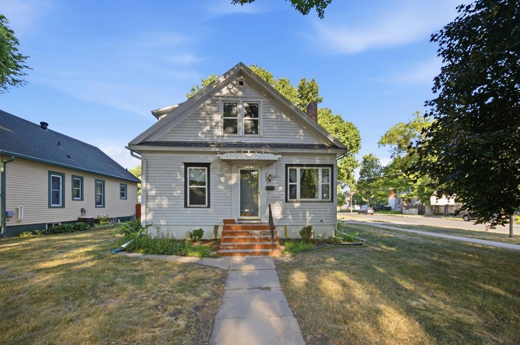 403 14th Street S, Fargo, ND 58103