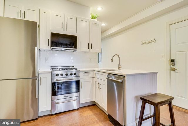 409 CONSTITUTION AVE NE, Washington, DC 20002