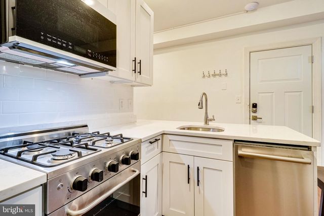 409 CONSTITUTION AVE NE, Washington, DC 20002
