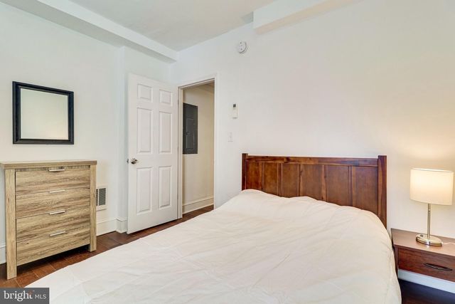 409 CONSTITUTION AVE NE, Washington, DC 20002