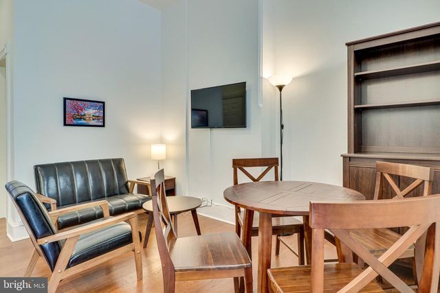 409 CONSTITUTION AVE NE, Washington, DC 20002