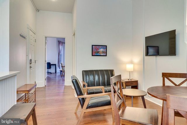 409 CONSTITUTION AVE NE, Washington, DC 20002