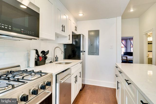 409 CONSTITUTION AVE NE, Washington, DC 20002