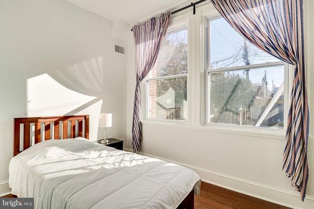 409 CONSTITUTION AVE NE, Washington, DC 20002