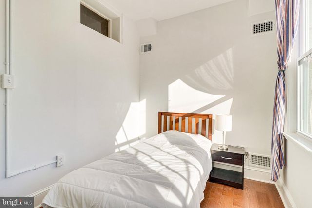 409 CONSTITUTION AVE NE, Washington, DC 20002
