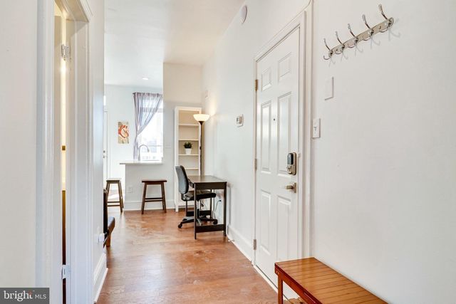 409 CONSTITUTION AVE NE, Washington, DC 20002