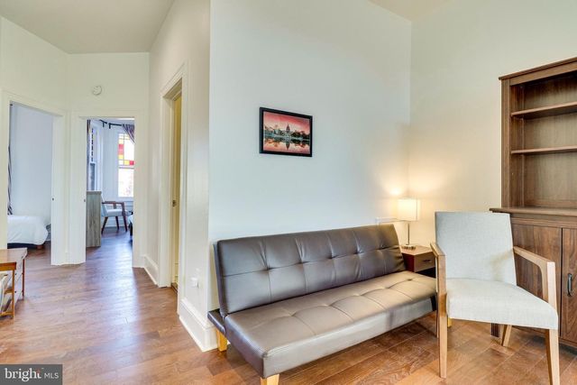 409 CONSTITUTION AVE NE, Washington, DC 20002