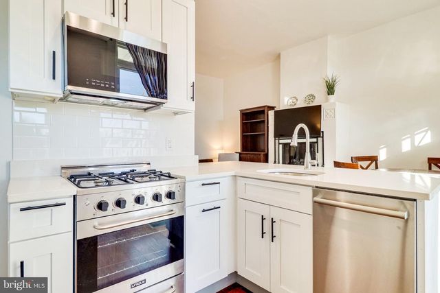409 CONSTITUTION AVE NE, Washington, DC 20002