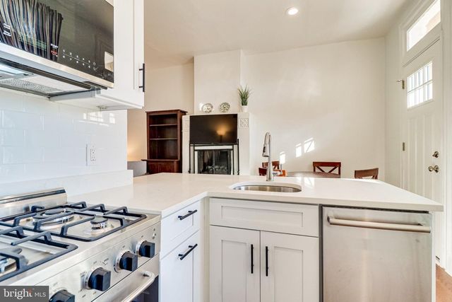 409 CONSTITUTION AVE NE, Washington, DC 20002
