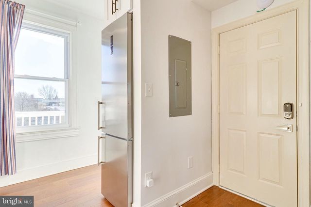 409 CONSTITUTION AVE NE, Washington, DC 20002