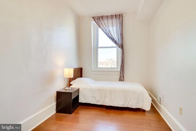 409 CONSTITUTION AVE NE, Washington, DC 20002