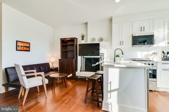 409 CONSTITUTION AVE NE, Washington, DC 20002