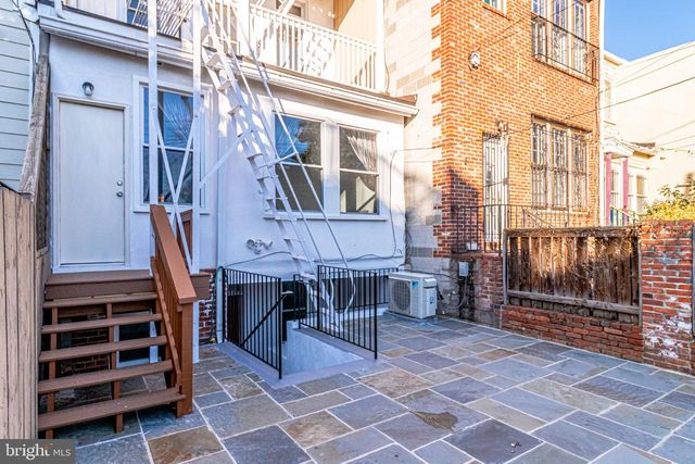 409 CONSTITUTION AVE NE, Washington, DC 20002