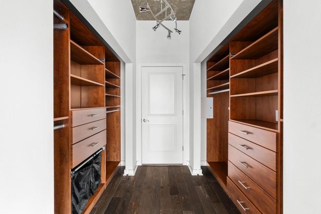 360 Nueces ST 3907, Austin, TX 78701