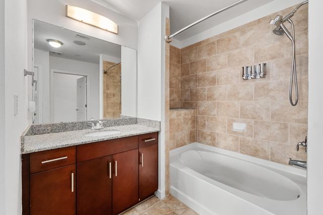 360 Nueces ST 3907, Austin, TX 78701