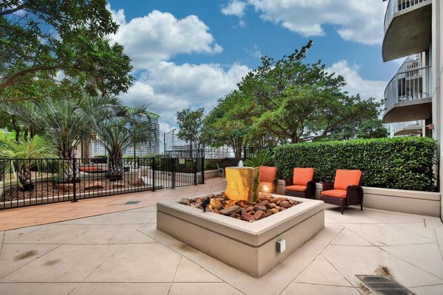 360 Nueces ST 3907, Austin, TX 78701