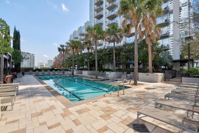 360 Nueces ST 3907, Austin, TX 78701
