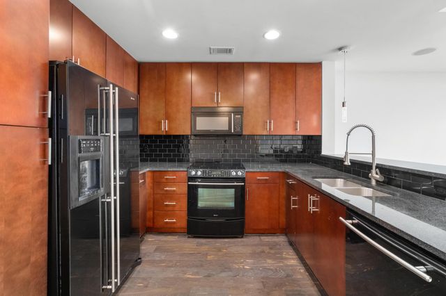 360 Nueces ST 3907, Austin, TX 78701