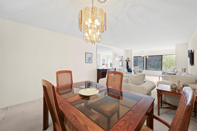 3154 Via Poinciana 412, Lake Worth, FL 33467