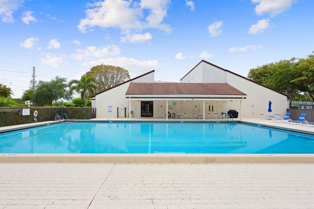 3154 Via Poinciana 412, Lake Worth, FL 33467