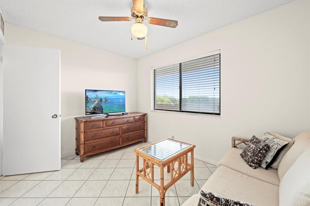 3154 Via Poinciana 412, Lake Worth, FL 33467