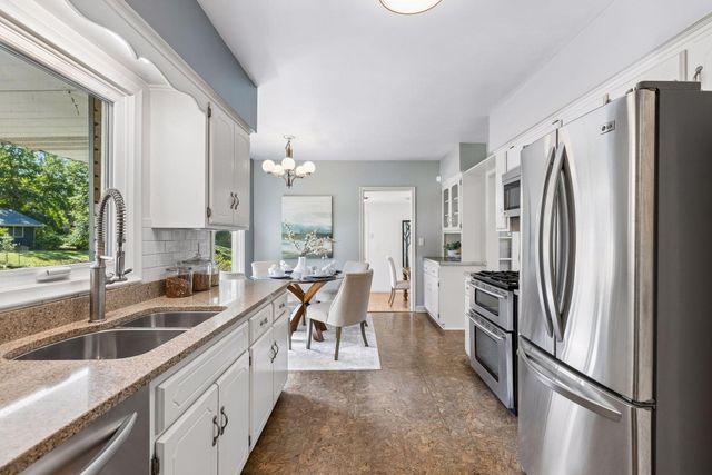 2131 Perry Avenue N, Golden Valley, MN 55422