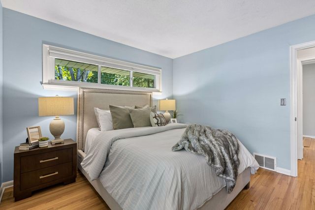 2131 Perry Avenue N, Golden Valley, MN 55422