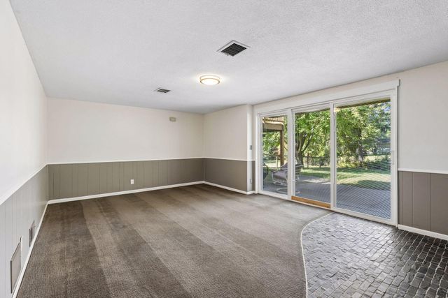 2131 Perry Avenue N, Golden Valley, MN 55422