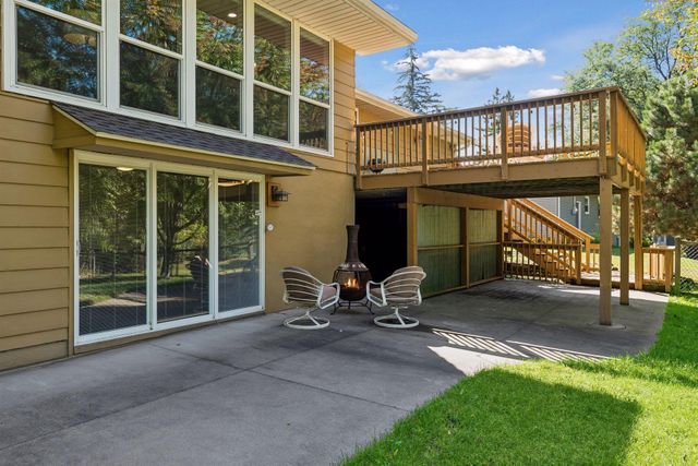 2131 Perry Avenue N, Golden Valley, MN 55422