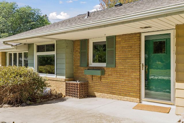 2131 Perry Avenue N, Golden Valley, MN 55422