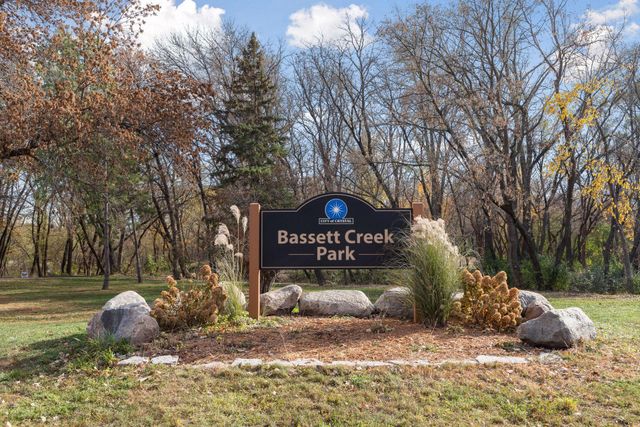 2131 Perry Avenue N, Golden Valley, MN 55422