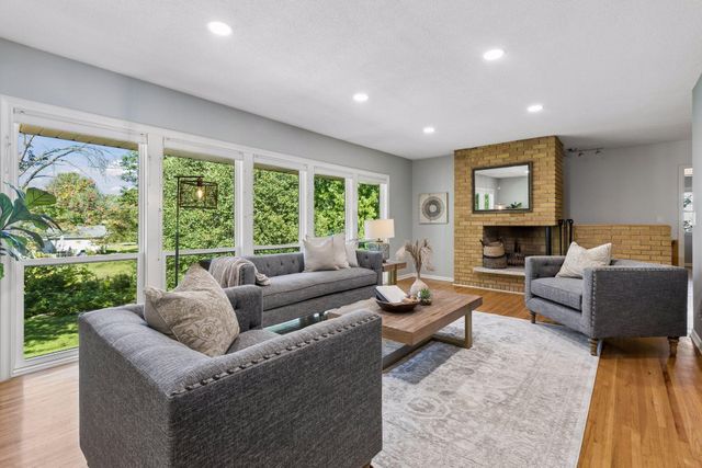 2131 Perry Avenue N, Golden Valley, MN 55422