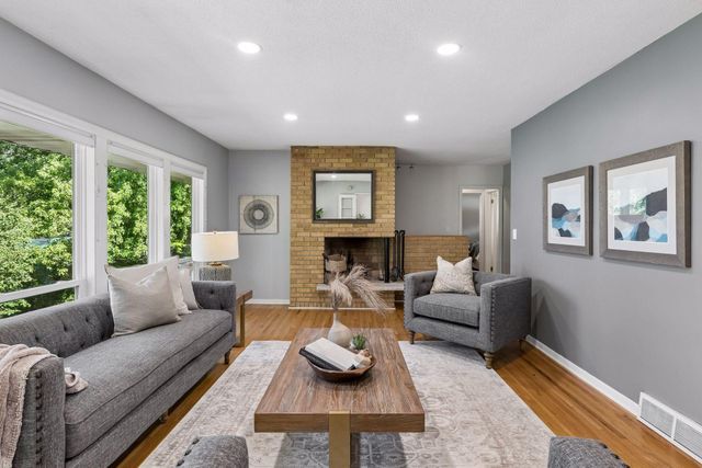 2131 Perry Avenue N, Golden Valley, MN 55422