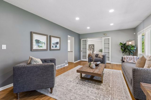 2131 Perry Avenue N, Golden Valley, MN 55422