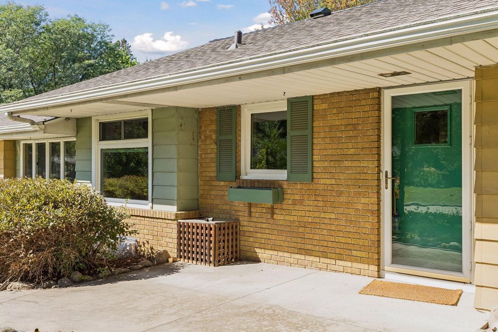 2131 Perry Avenue N, Golden Valley, MN 55422 — photo 4