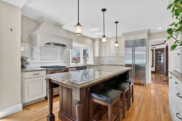 35 Shefford St, Springfield, MA 01107