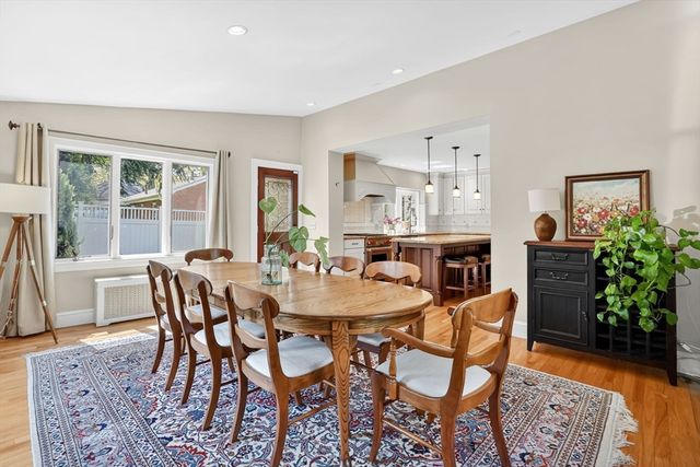 35 Shefford St, Springfield, MA 01107