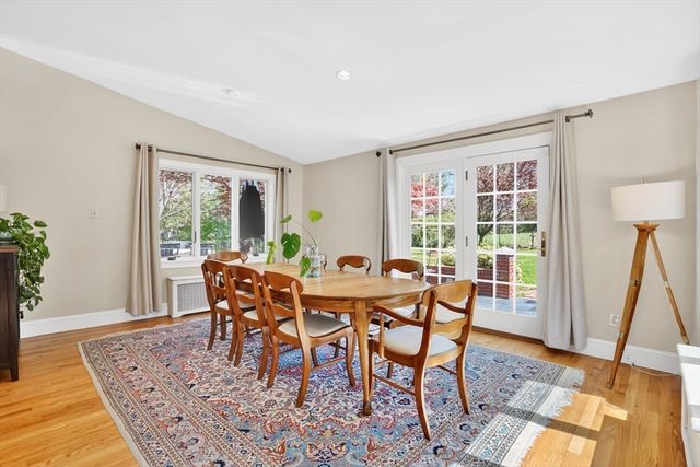 35 Shefford St, Springfield, MA 01107