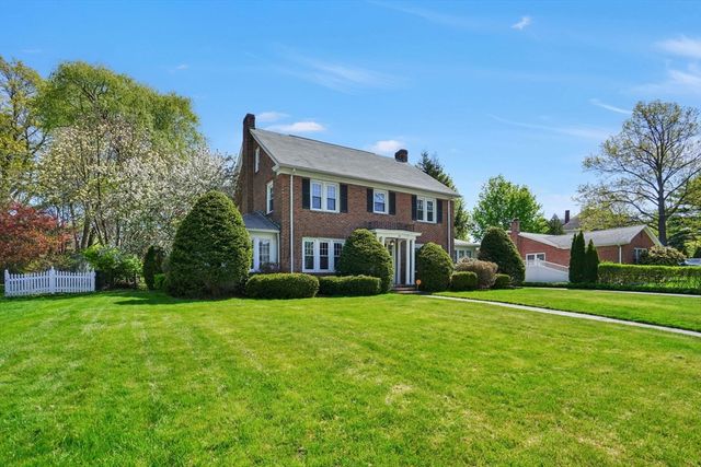 35 Shefford St, Springfield, MA 01107