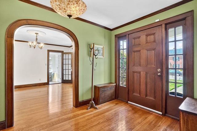 35 Shefford St, Springfield, MA 01107