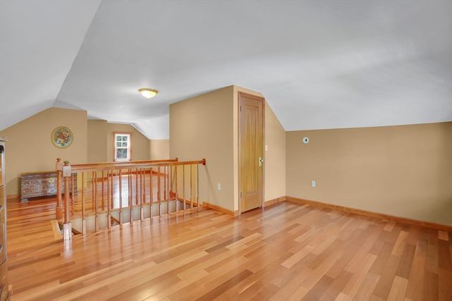 35 Shefford St, Springfield, MA 01107
