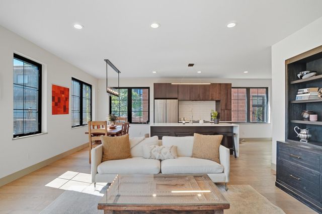 249 E Greenwood Avenue, Columbus, OH 43201