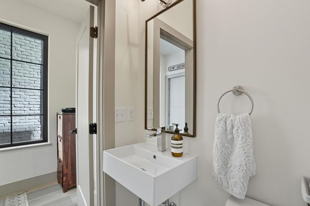 249 E Greenwood Avenue, Columbus, OH 43201