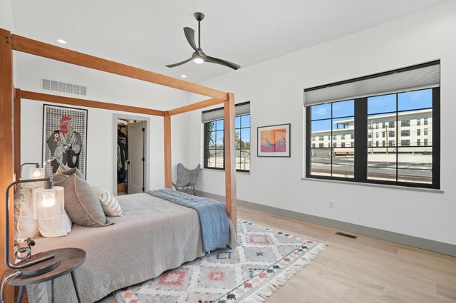 249 E Greenwood Avenue, Columbus, OH 43201