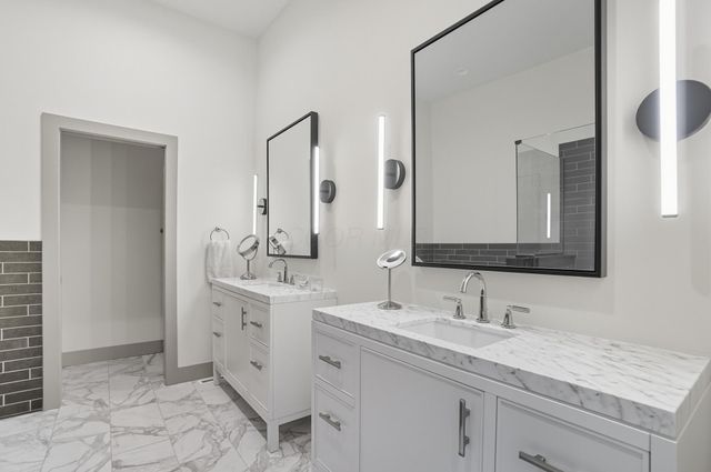 249 E Greenwood Avenue, Columbus, OH 43201