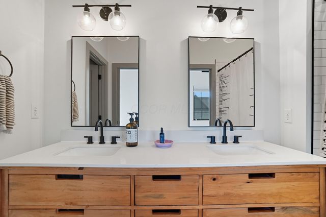 249 E Greenwood Avenue, Columbus, OH 43201