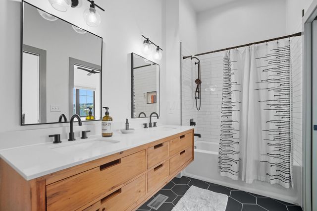 249 E Greenwood Avenue, Columbus, OH 43201