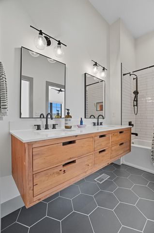 249 E Greenwood Avenue, Columbus, OH 43201